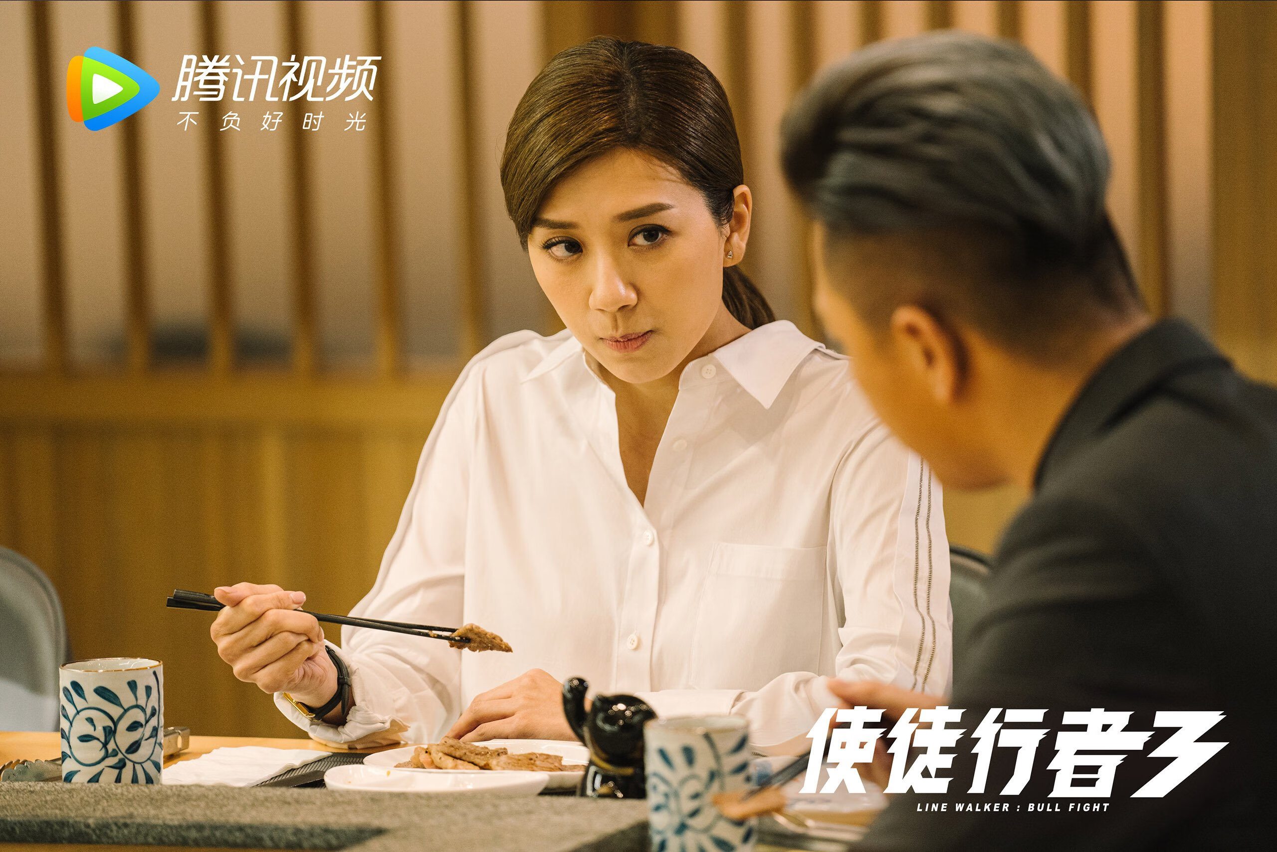 青春足球训练营吸引大量青少年热情参与，青年足球训练计划方案