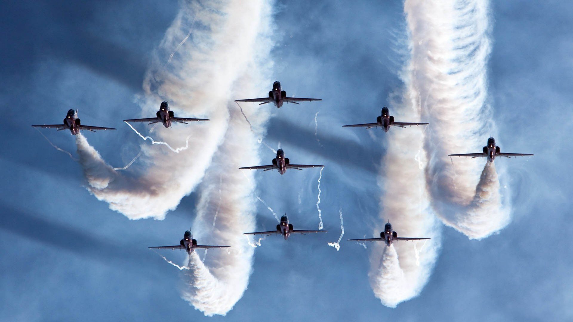 “腰旗橄榄球：东部新区赛场的精彩对决让人目不暇接”